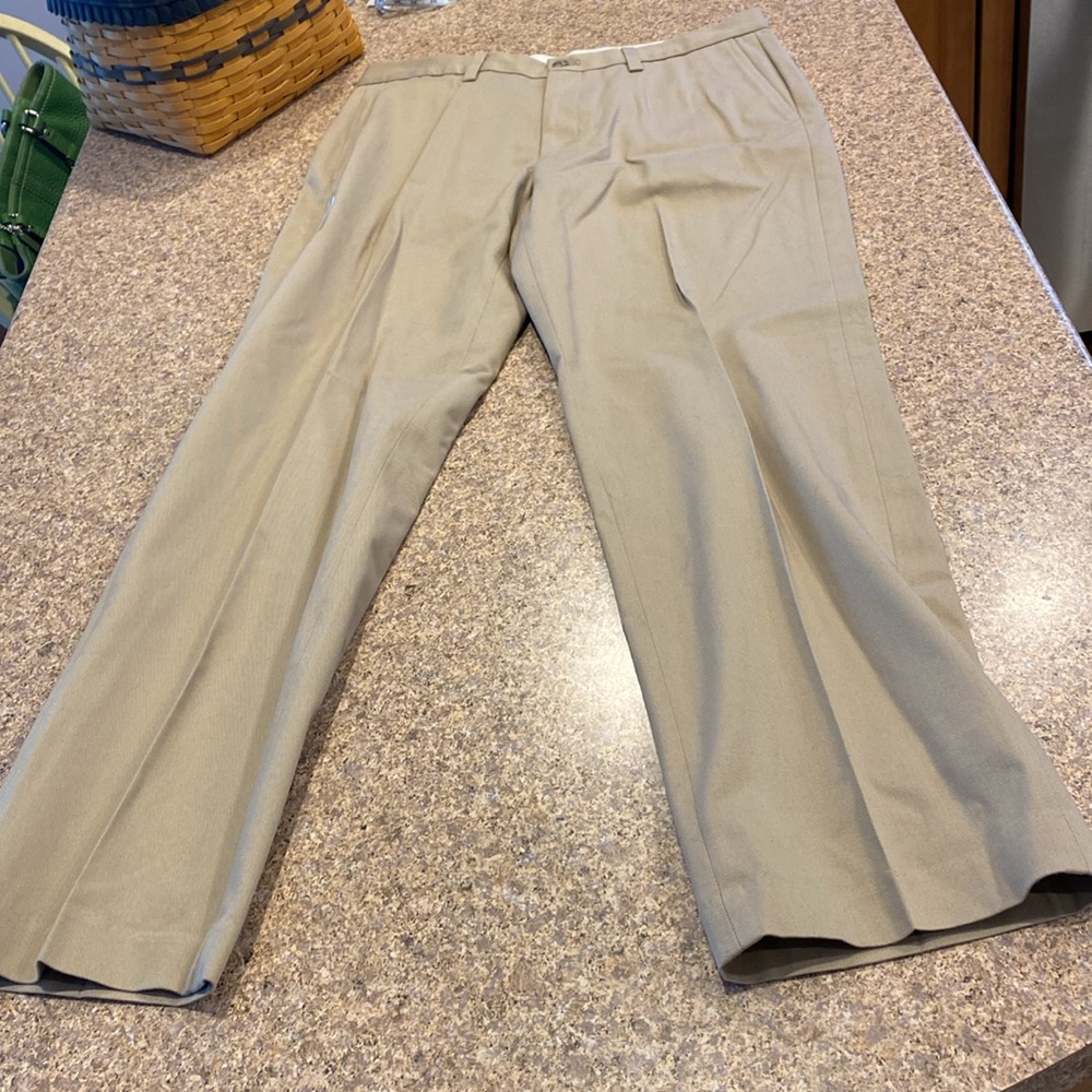 NWT Eddie Bauer Performance Chino Relaxed Fit Mid Rise Tag Says 33 x 34L Pants - Picture 7 of 16